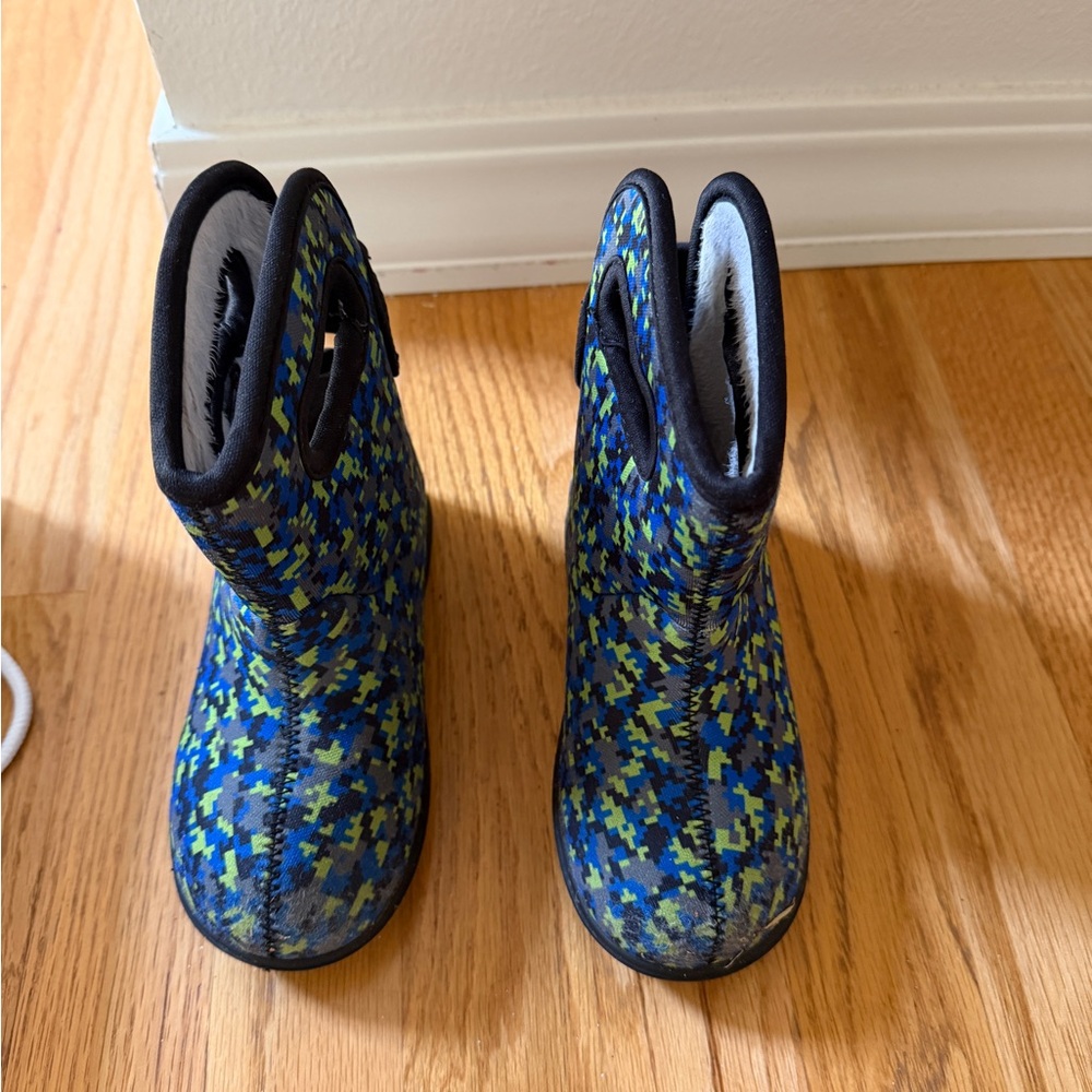Bogs Kids' Blue and Green Winter Boots